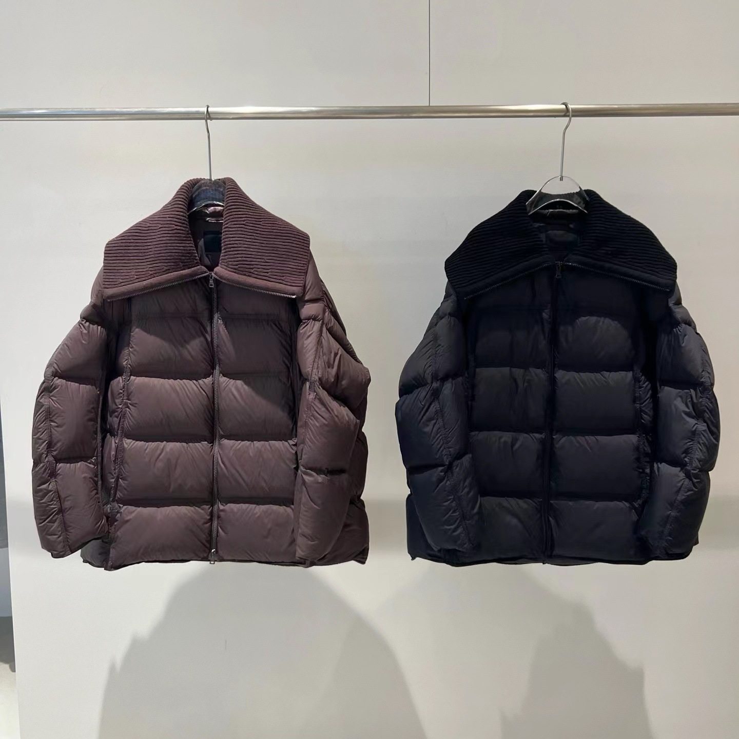 艾**丝女装2025冬新款宽松保暖御寒针织翻领羽绒服外套女AR004005