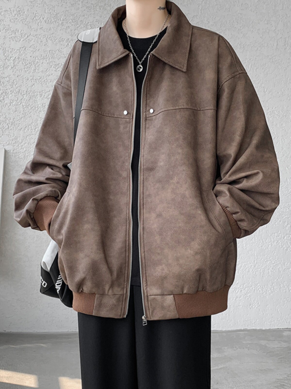 이그 제 큐 티브 재킷 옷깃 커피 브라운 잘 생긴 PU 가죽 자켓 남자 가을 겨울 느슨한 초대형 야구 유니폼