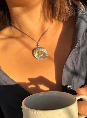 【K社制造】金银撞色雏菊项链女小众复古高级感拉丝吊坠锁骨链