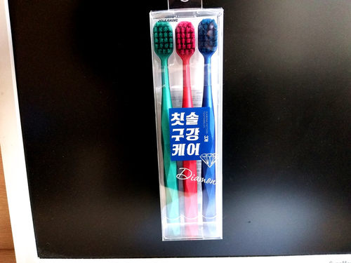 JCLEANINC洁克琳宽头软毛牙刷钻石柄款炭丝清洁牙刷3支盒装家庭装