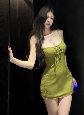 LEYSERN法式绿色收腰吊带连衣裙氛围感系带抹胸绝美修身显瘦短裙