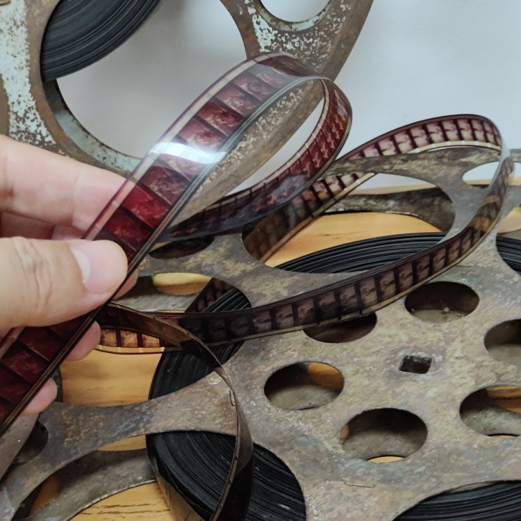 怀旧老电影老式16毫米16mm电影胶片片夹片盘圆盘影视生锈道具摆件