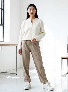 42.1绵羊毛42.9锦纶9.1其他5.9山羊绒拉链羊毛衣外套22169