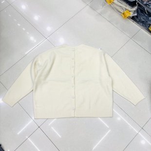 型女83655 圆领简约百搭宽松版 后背扣子大版 羊毛针织衫