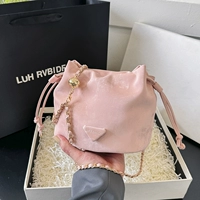 Розовые без украшений