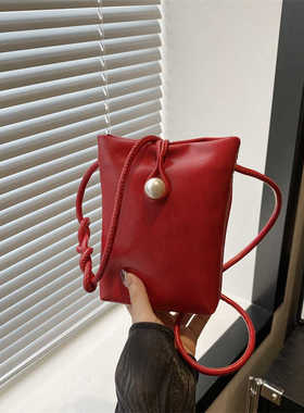 超火小众迷你手机包包女2024新款夏季时尚洋气红色单肩斜挎包小包