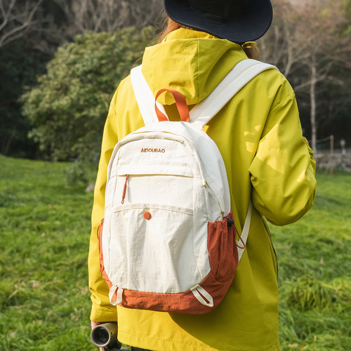 2026新款户外运动轻便双肩包登山