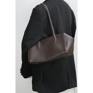 鱼肚白 法棍包 原创复古真皮大容量豆腐包女通勤单肩包