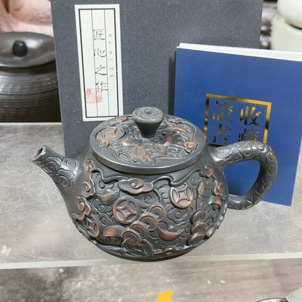 手工云南建水紫陶手工雕刻金蟾泡茶壶