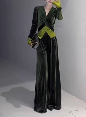 今年流行特惠241219大爱美依缘2025秋冬新款丝绒拼接时尚套装V领