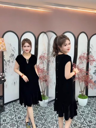 法式复古丝绒轻奢圆领无袖背心连衣裙女夏季高级感气质显瘦丝绒裙