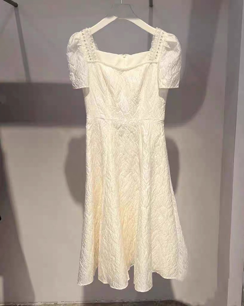 现货速发2024春新款提花复古方领连衣裙CLC1081398