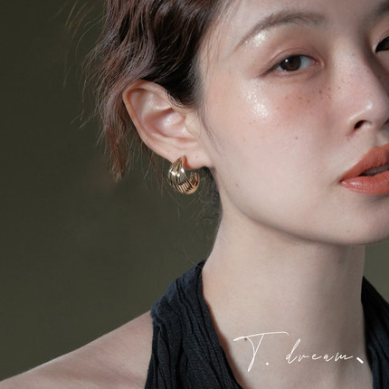 《午后剧场》法式咖啡金半圈耳环女小众设计高级耳饰耳钉2026新款