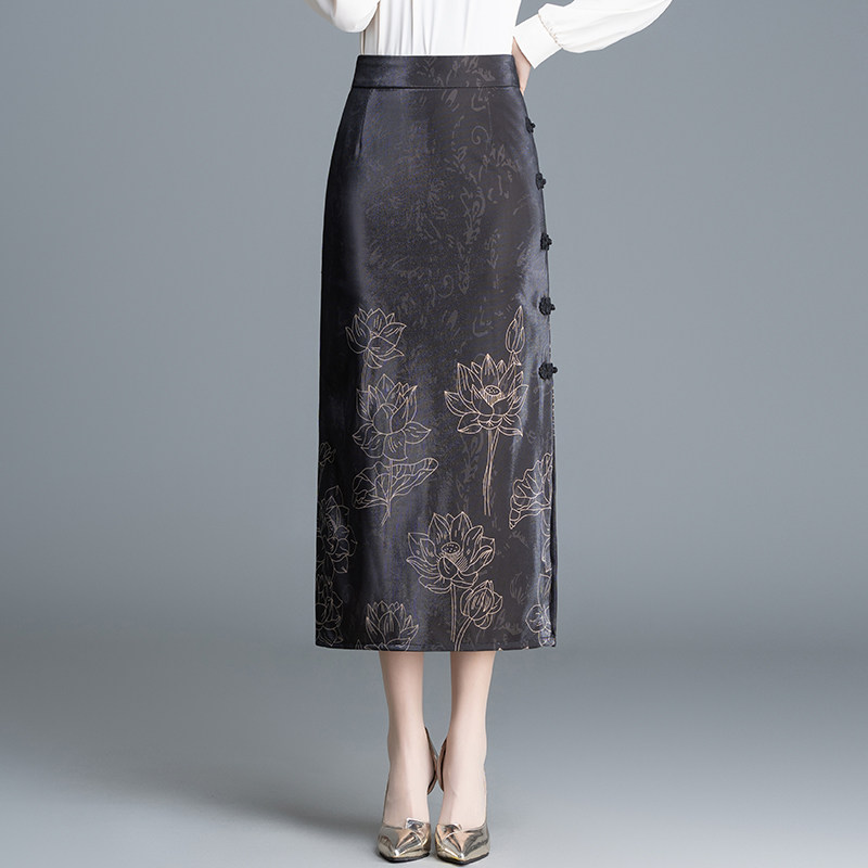 新中式优雅盘扣直筒裙女春夏新款高腰缎面印花半身裙中长裙子