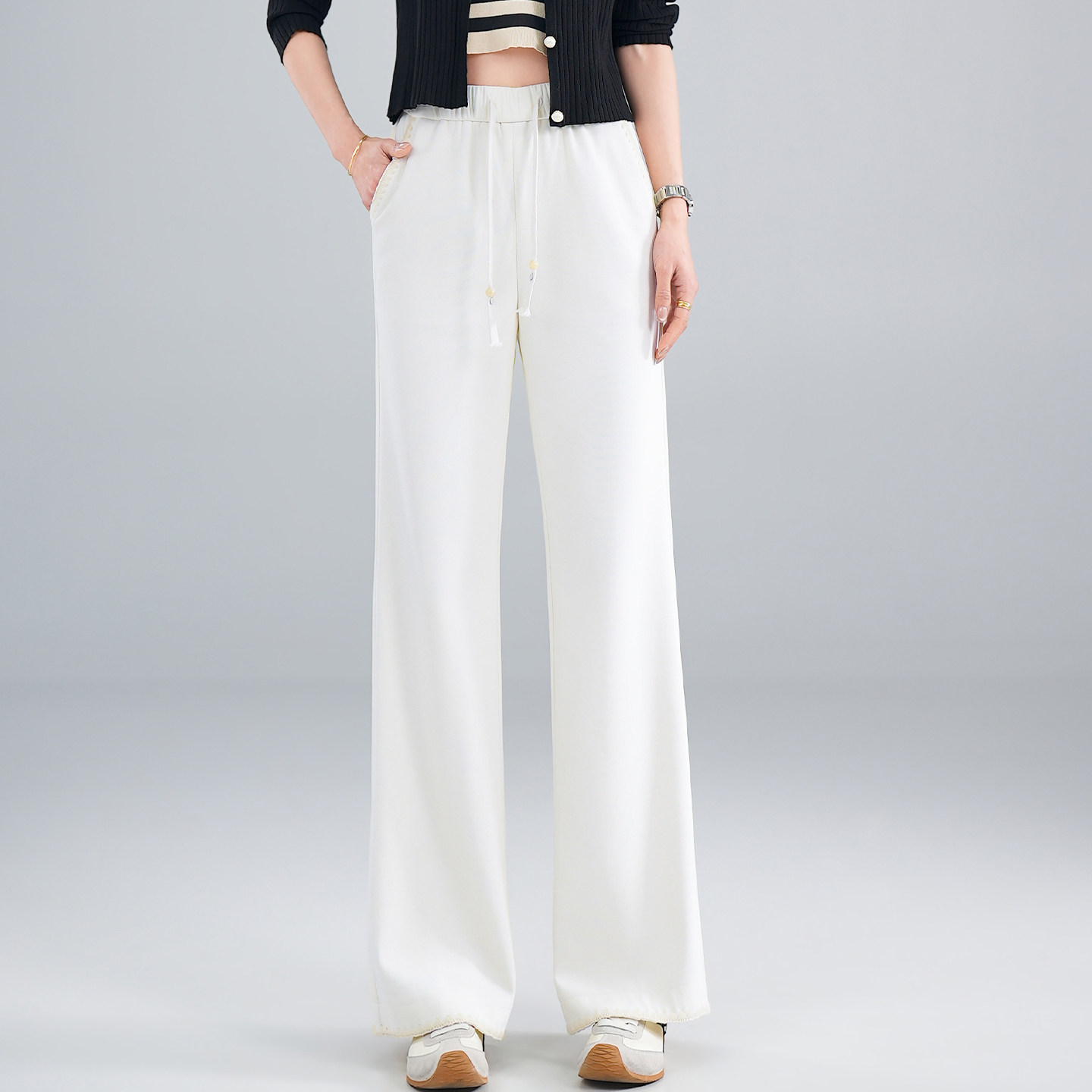 白色休闲微喇裤女春季2026新款松紧高腰显瘦垂感直筒裤百搭长裤子