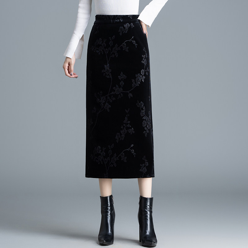 金丝绒包臀半身裙女秋冬2025新款高腰显瘦复古直筒一步裙中长裙子