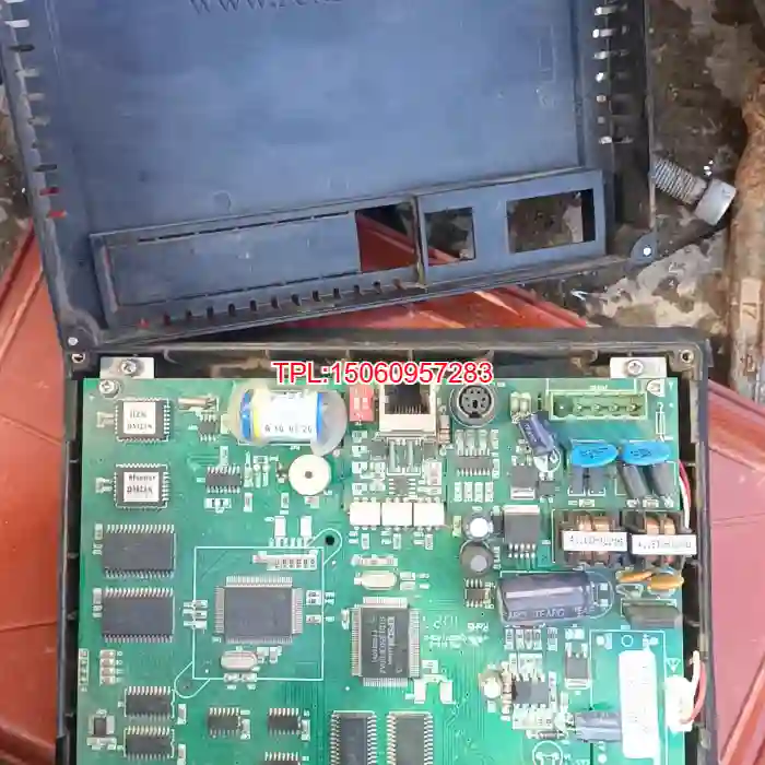 【议价】H.DM23C.001触摸屏！成色如图，屏玻璃碎了！