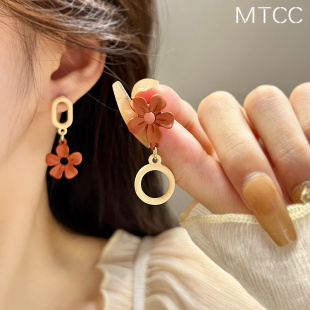 S925银针玫瑰小清新花朵耳环女夏不对称耳钉简约百搭气质网红潮