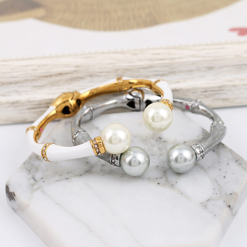 欧美风格开口仿珍珠质感气质女士手镯大气饰品百搭白领聚会配饰