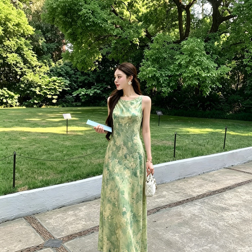 至上-新轻奢优雅唯美气质真丝斜裁修身无袖连衣裙（含50真丝）w73