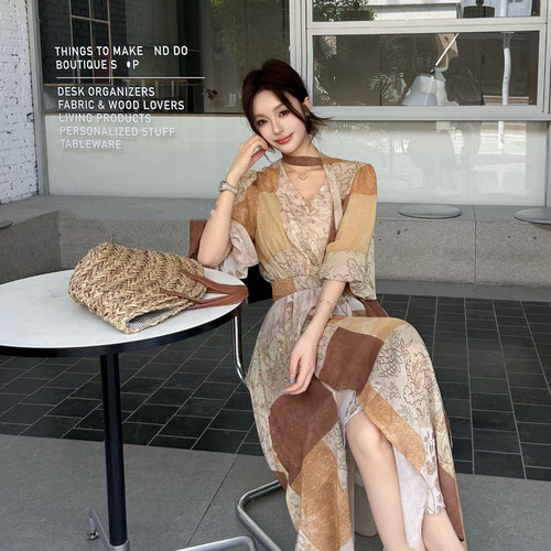 至上-26夏上新轻奢优雅复古唯美气质修身显瘦连衣裙(配丝巾)w5212