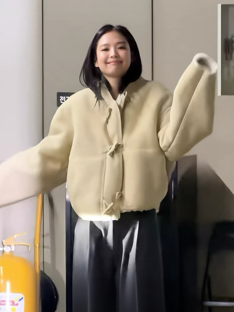金智妮jennie同款柔软绒面革短款立领羊毛夹克牛角扣短款外套女冬