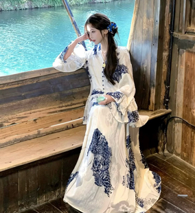 三吉黑花【浮花月】新中式烂花丝绒连衣裙子秋冬装长裙新年战袍潮