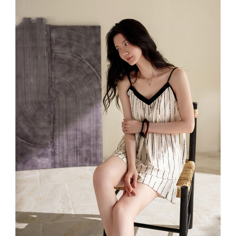 HEARMES 带胸垫睡衣女夏季夏款莫代尔吊带短裤休闲条纹家居服套装
