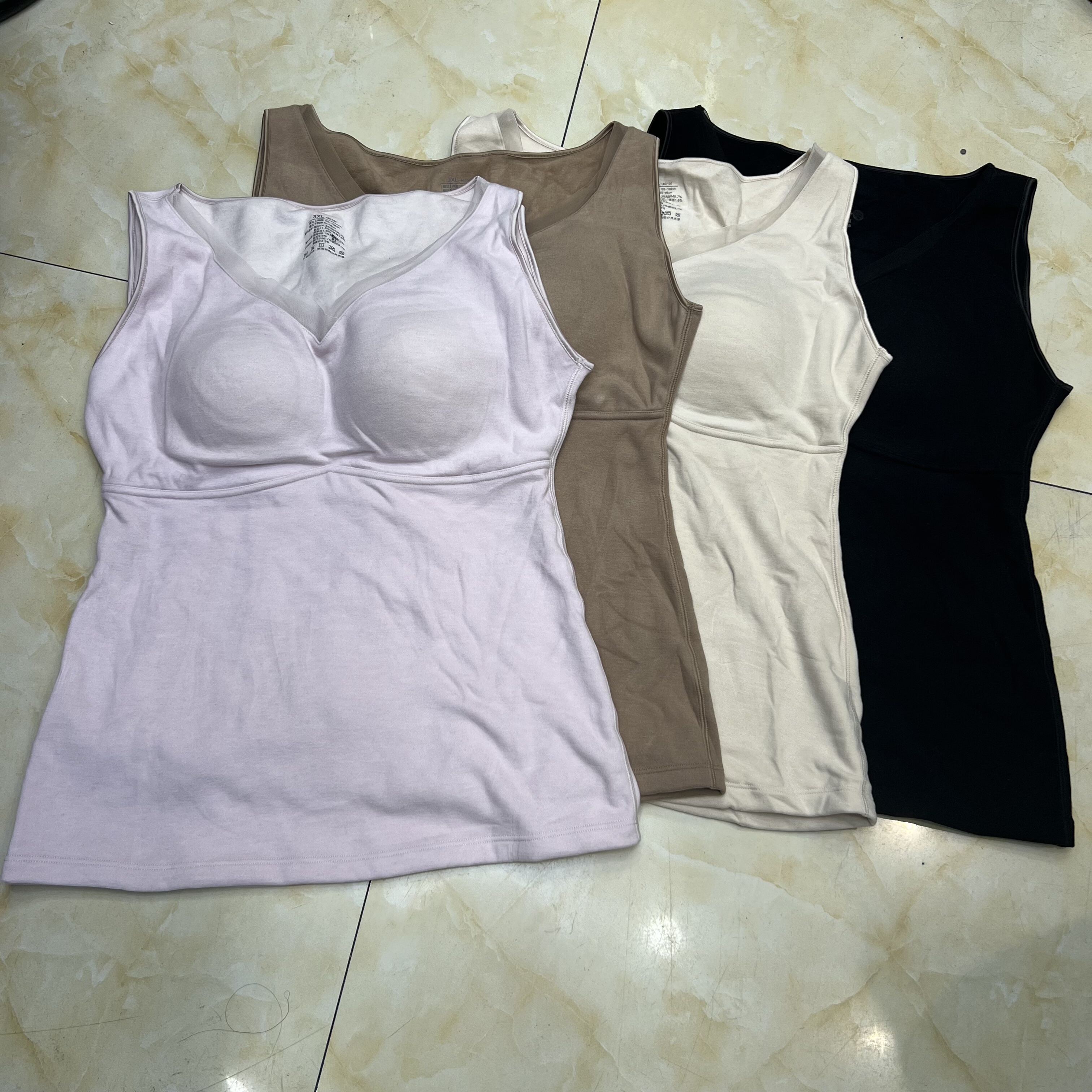 芳芳女装2025新款百搭显瘦休闲V领带胸垫加绒保暖背心女9176