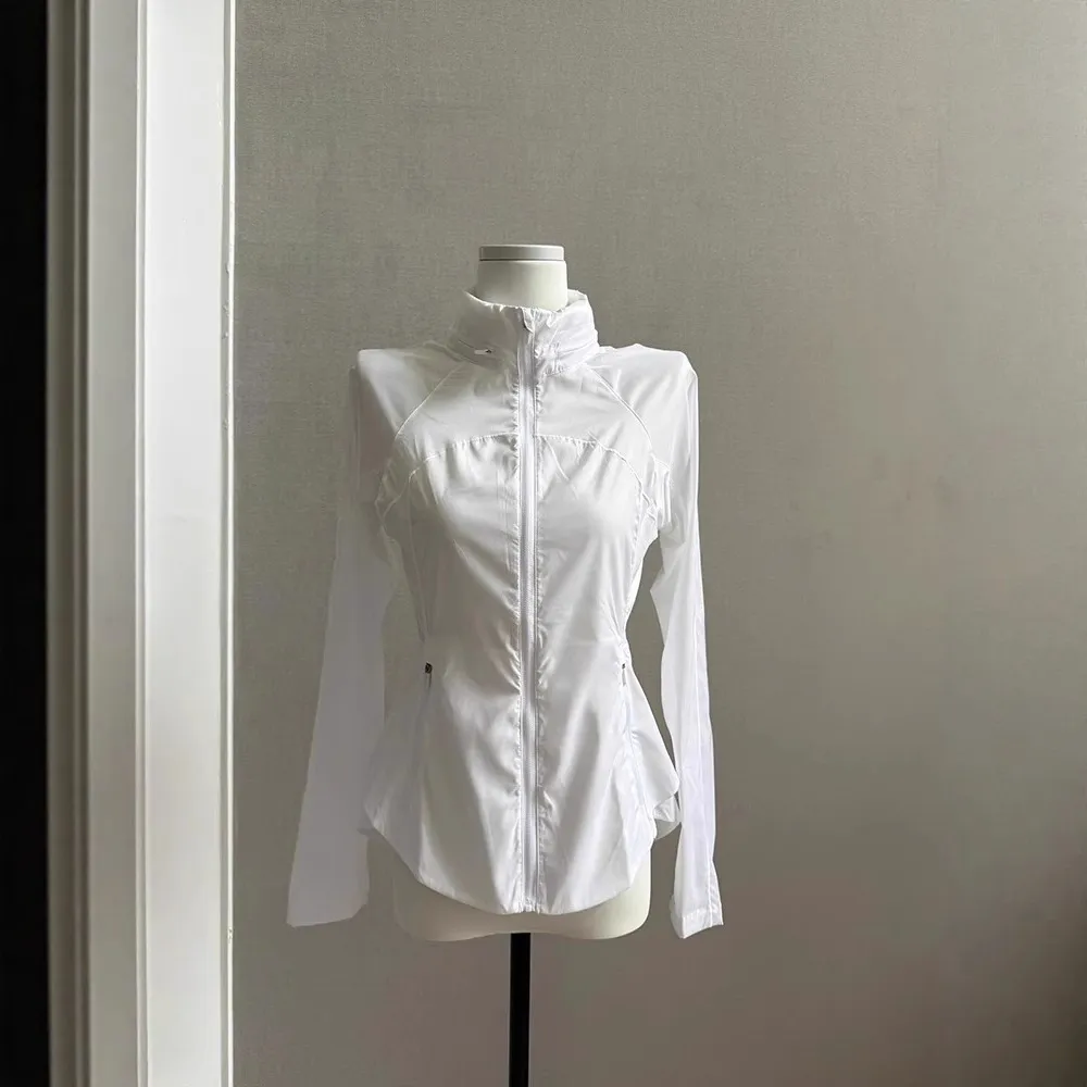 白色修身防晒衣女冰丝收腰冲锋衣睡衣/家居服套装