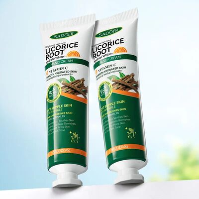 1/2pcs Vitamin C Licorice Hand Cream Moisturizing Nourishing