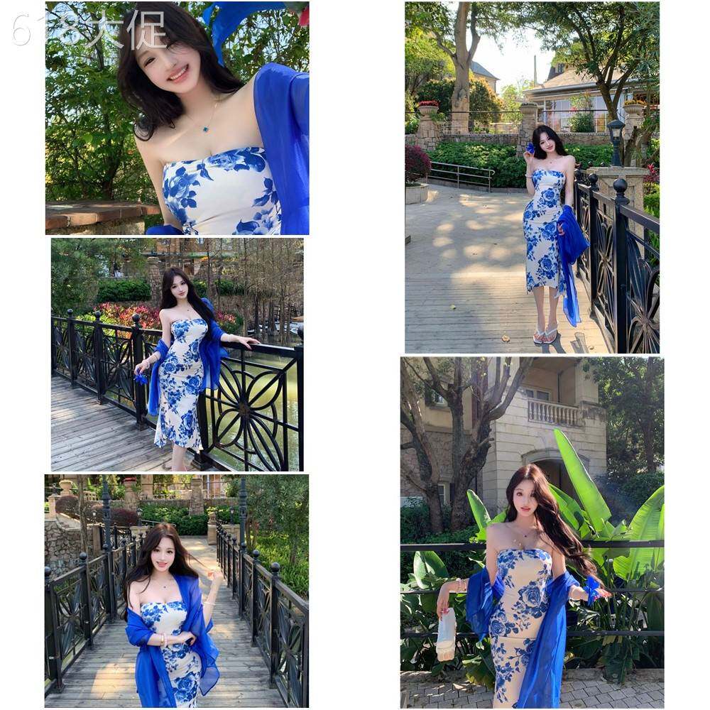 青花瓷蓝色印花无袖抹胸连衣裙女夏季修身中长款纯欲收腰包臀裙子