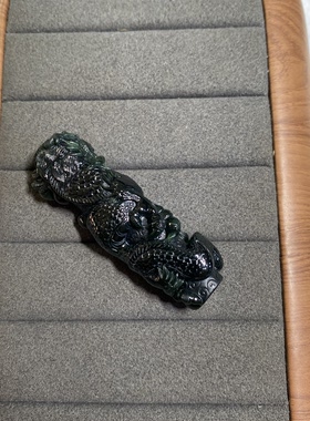 天然A货翡翠墨翠龙柱吊坠时尚百搭款洋气个性设计挂件送朋友亲人