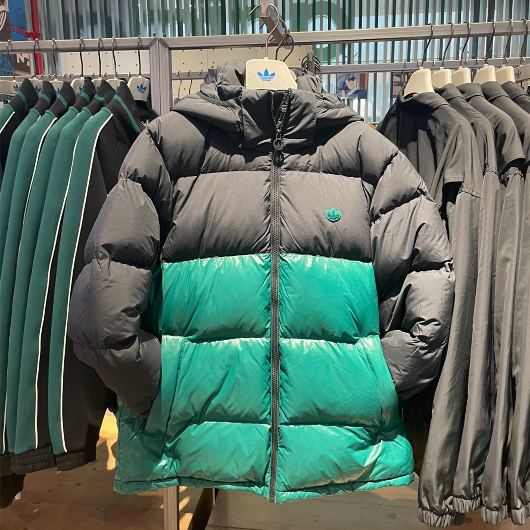 阿迪达斯三叶草男女拼接羽绒服外套保暖防风连帽加厚面包服IU4777
