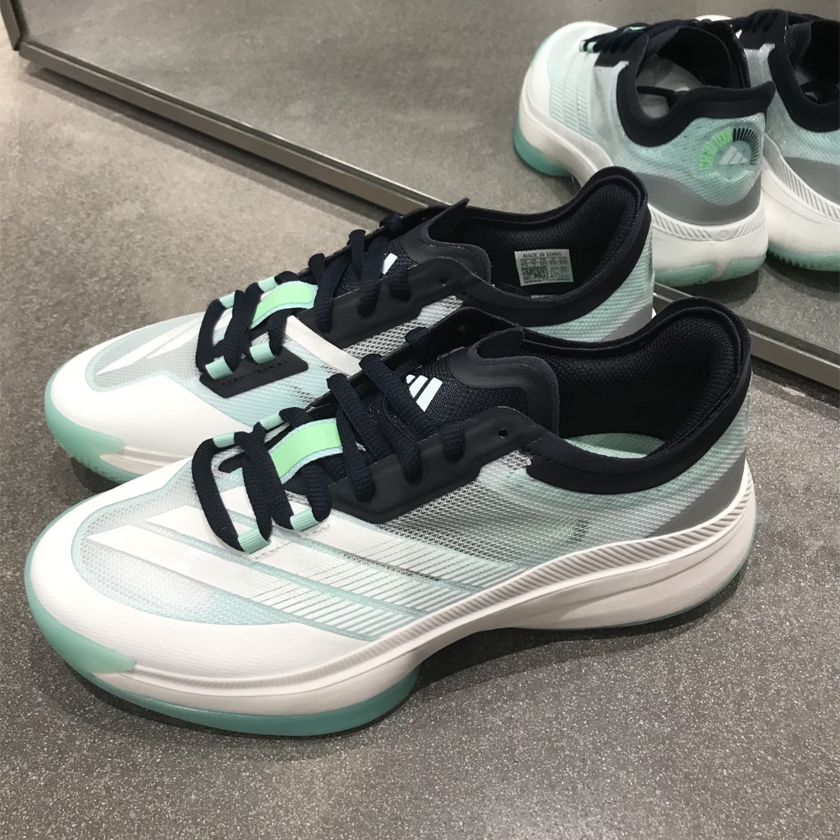 ADIDAS阿迪达斯男子新款Adizero Select 3.0缓震耐磨篮球鞋IH9547 - 实物图