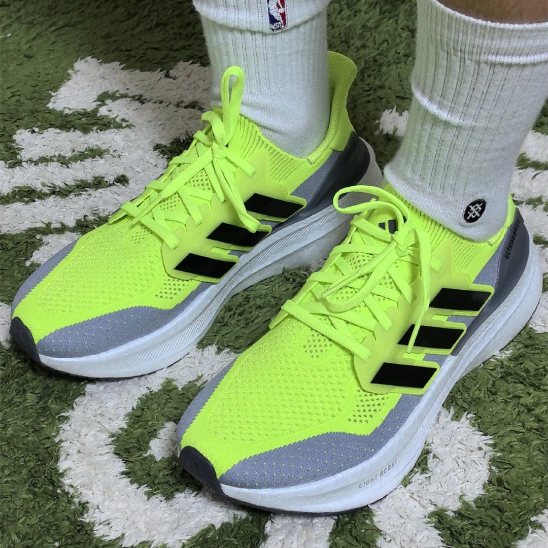 ADIDAS阿迪达斯秋季新款男鞋ULTRABOOST 5运动鞋训练跑步鞋ID8819