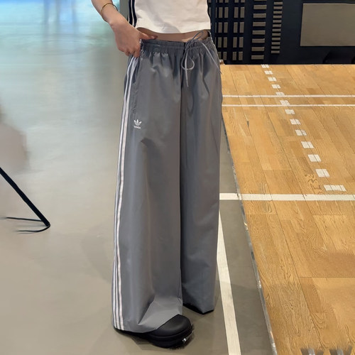 阿迪达斯三叶草新款女子运动裤三条杠直筒梭织宽松阔腿长裤JD3389