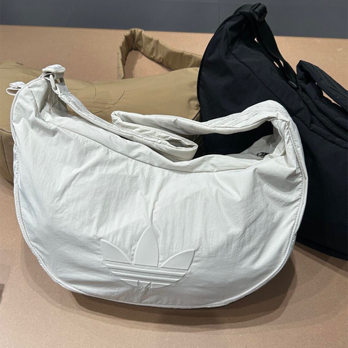 adidas阿迪达斯三叶草运动风斜挎包女腋下包可调节单肩包JX4075