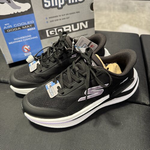 Skechers斯凯奇新款女士日常运动绑带专业缓震透气跑步鞋 129782
