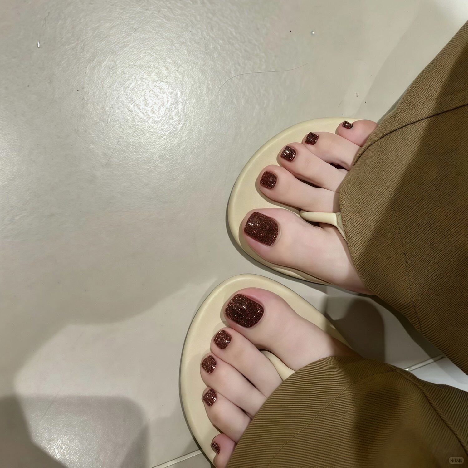 爆闪碎钻脚趾甲穿戴甲2026新款亮晶晶闪粉手工穿戴脚美甲贴片可拆