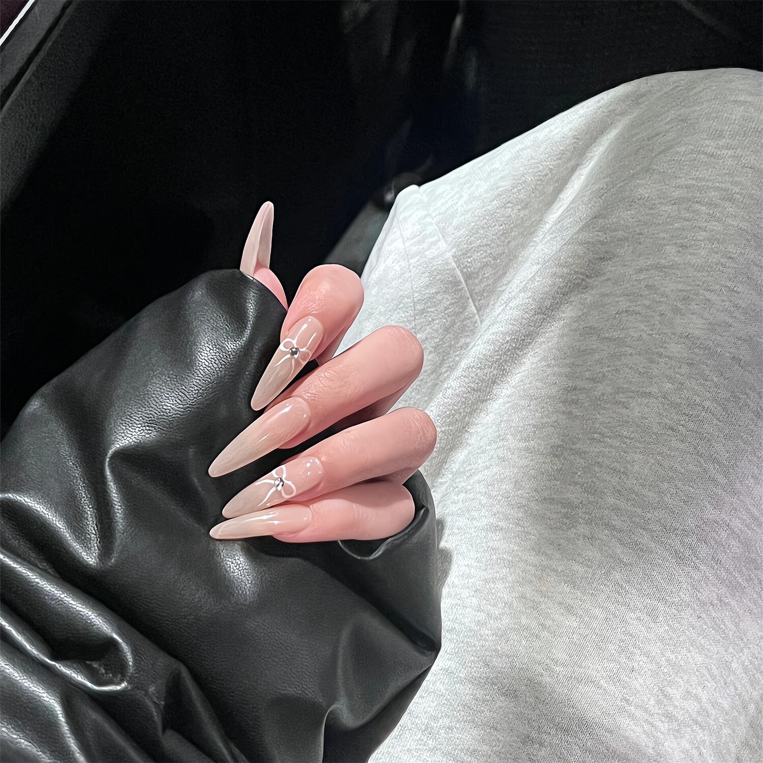 Jennie同款美甲穿戴甲2026新年款婚礼婚纱照新娘手工穿戴式中长款