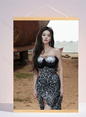 白鹿李佩仪性感照片周边挂画定制实木挂轴宿舍房间装饰画生日礼物