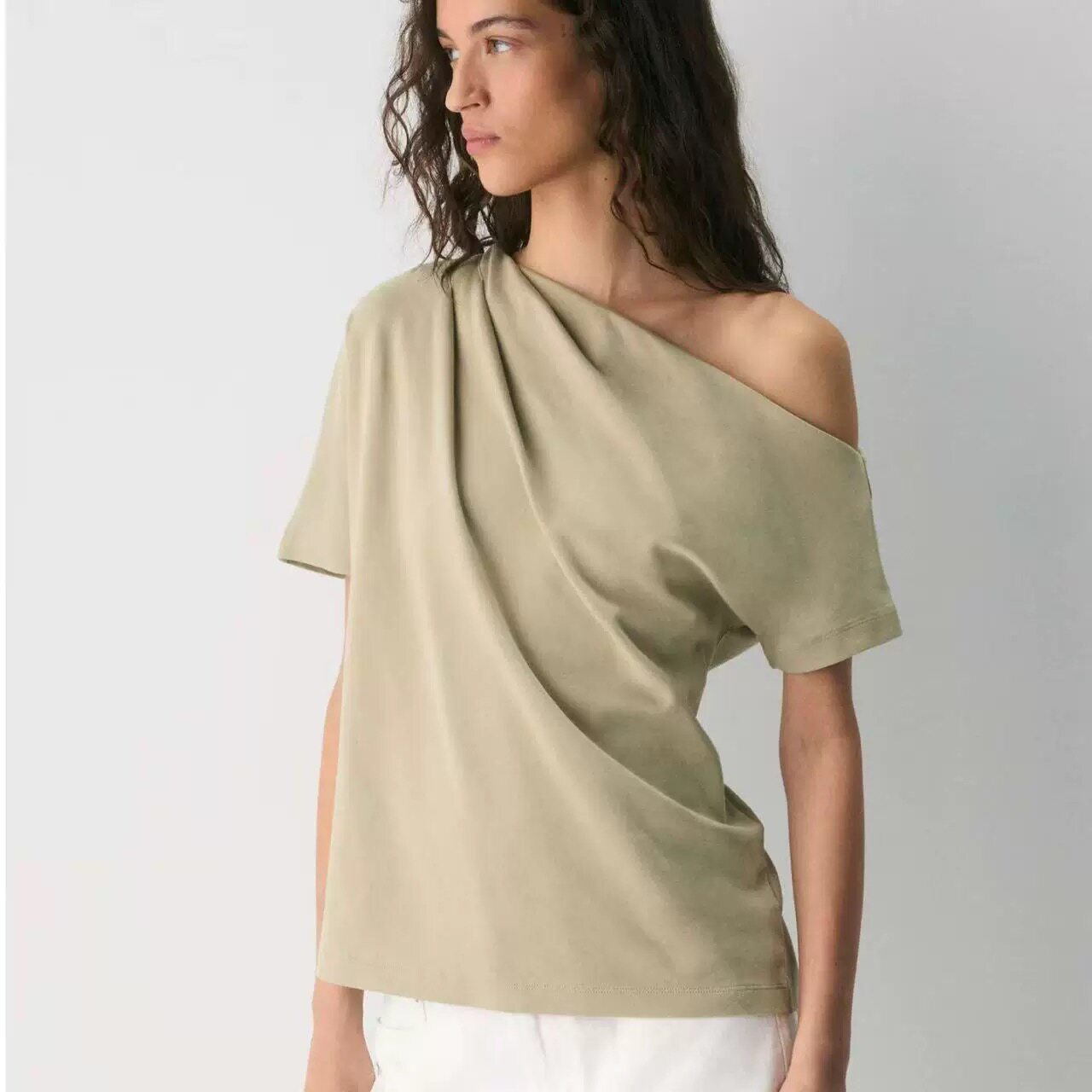thumbnail for Aritzia Lazy Style Off-Shoulder T-Shirt Women's Summer New Loose Slanted Shoulder One-Shoulder Design Short Sleeve Top