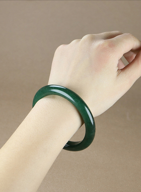 西域雪独龙玉少女款玉手镯