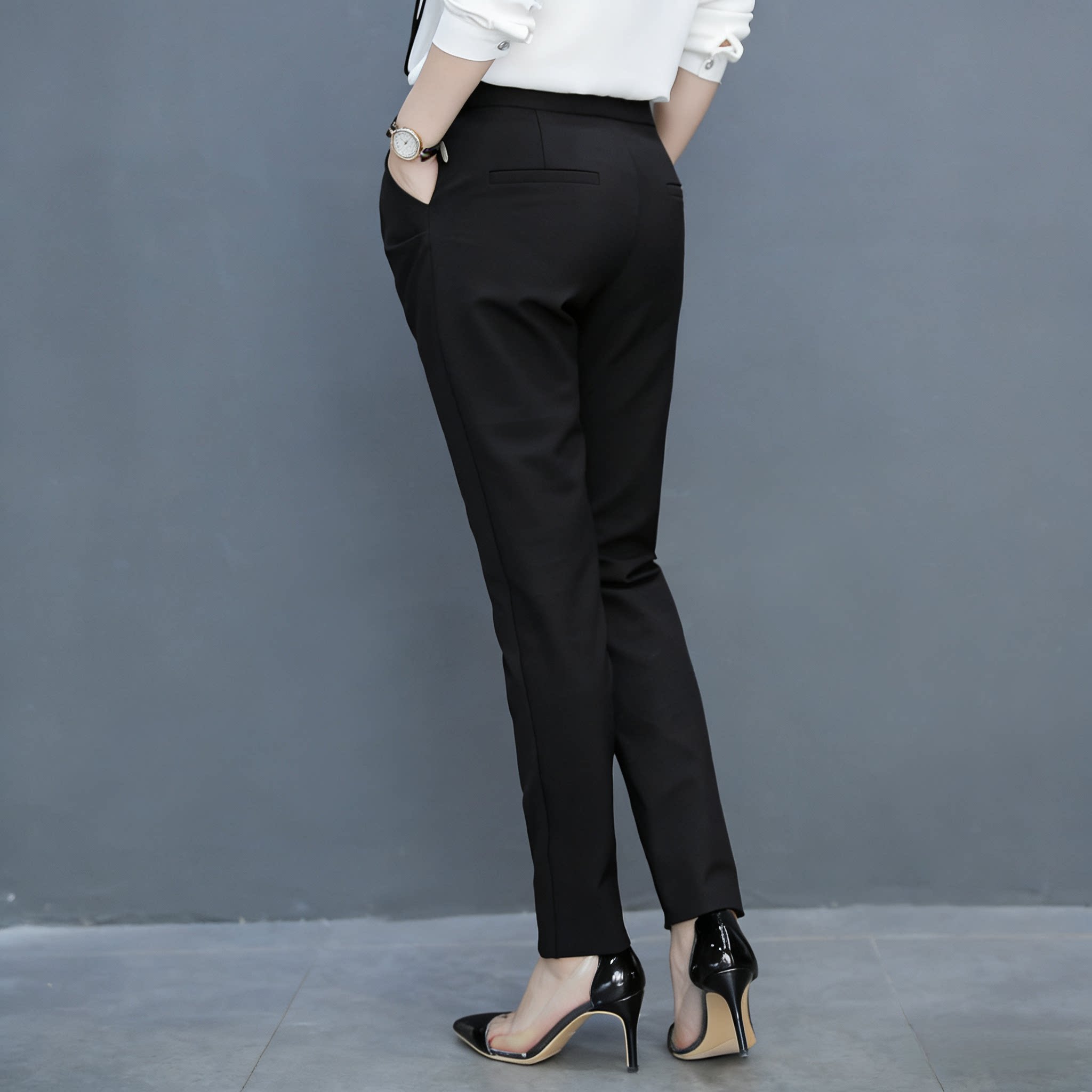 西装女裤春秋2026新款九分小脚秋季哈伦裤女黑色高腰直筒裤子