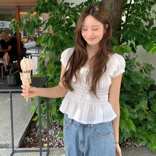 少女风蕾丝花边拼接收腰显瘦短款百搭上衣
