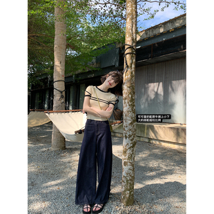 秒变纸片人冰麻短袖~夏日光合下的色彩感穿搭 撞色针织荡袖设计