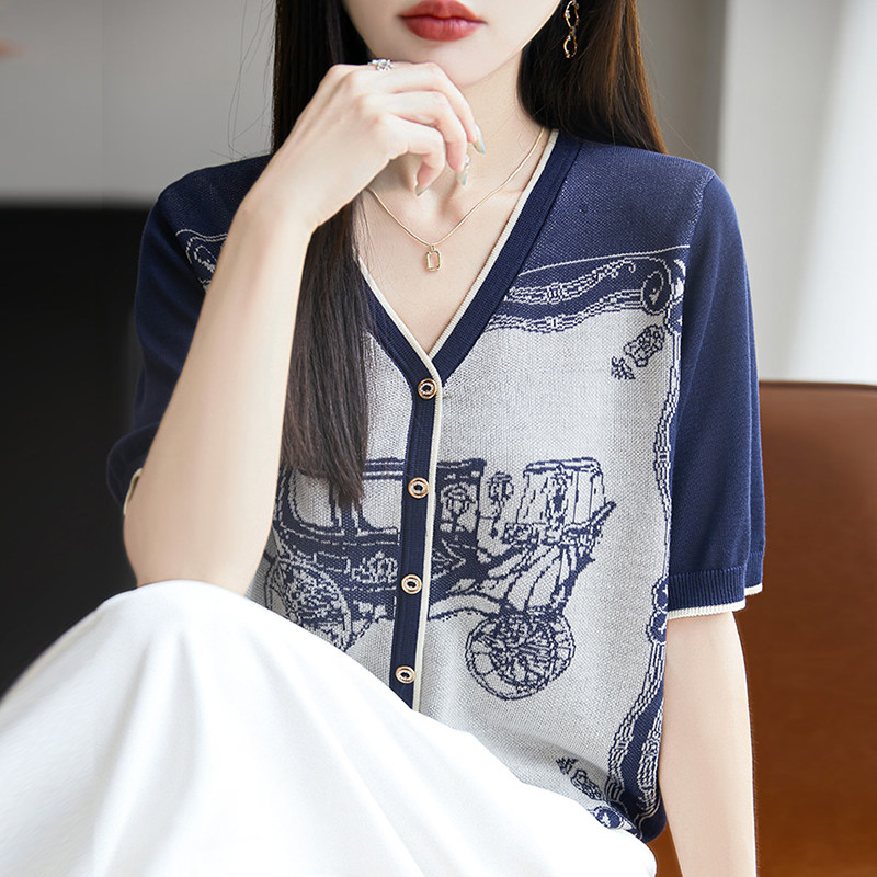 V领印花短袖T恤女夏季2025新款打底衫洋派大尺码女装冰丝针织上衣