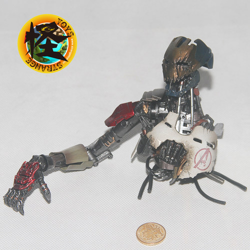 HT Hottoys 1/6 复仇者联盟2 钢铁侠  MK43压铸合金  拆出奥创mk1尸体，实物拍摄，所见所得，散件自带造旧效果，请确认能够接受再购买，售出不退不换，谢谢。