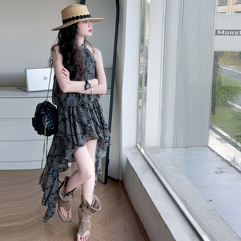 女童不规则无袖挂脖连衣裙夏季小众设计感气质显瘦黑色印花燕尾裙